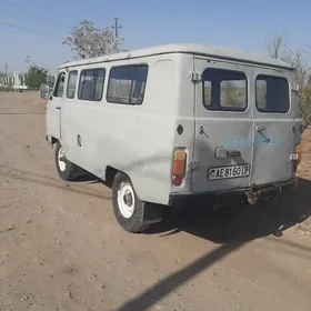 UAZ 2206 2000