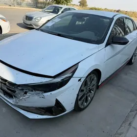 Hyundai Elantra 2021