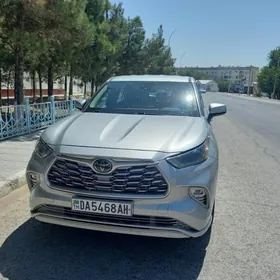 Toyota Highlander 2020