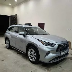 Toyota Highlander Hybrid 2021