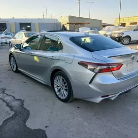 Toyota Camry 2021