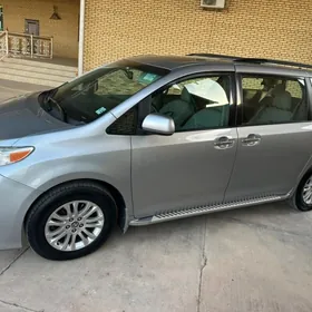 Toyota Sienna 2018