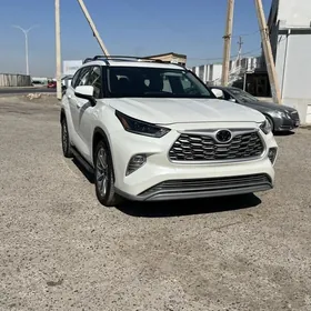 Toyota Highlander 2021