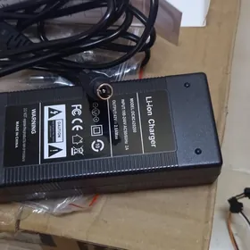 skutr samakat zarýadnik