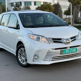 Toyota Sienna 2020