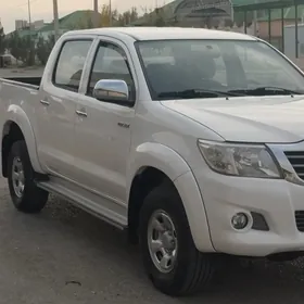 Toyota Hilux 2014