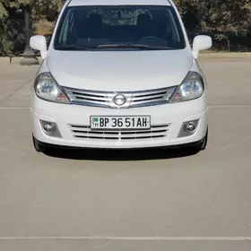 Nissan Versa 2010