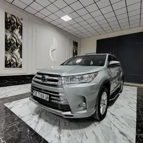 Toyota Highlander 2019