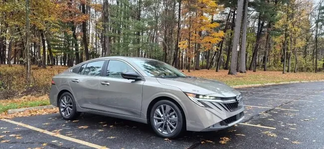 Новый Nissan Sentra с современным дизайном продается по цене от $23,6 тыс.