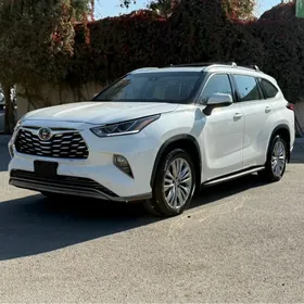 Toyota Highlander 2021