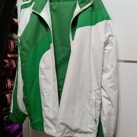 спортивный куртка