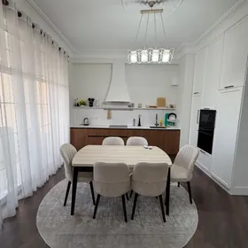 3 komnat gurtly satlyk jay