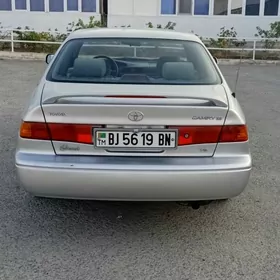 Toyota Camry 2001