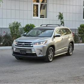Toyota Highlander 2018