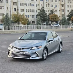 Toyota Camry 2022