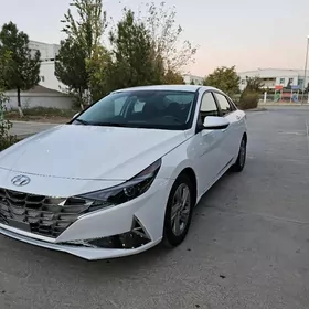 Hyundai Elantra 2022