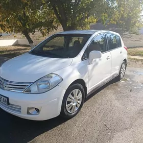 Nissan Versa 2012