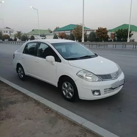 Nissan Versa 2011