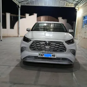 Toyota Highlander 2022