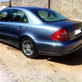 Mercedes-Benz E320 2003