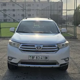 Toyota Highlander 2013