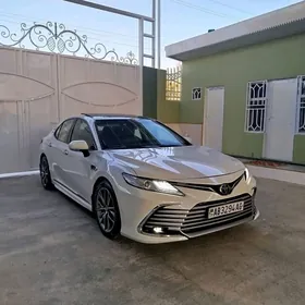 Toyota Camry 2018