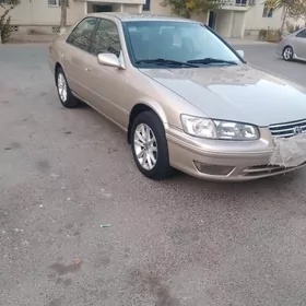 Toyota Camry 2001