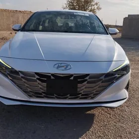 Hyundai Elantra 2022