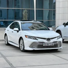 Toyota Camry 2018