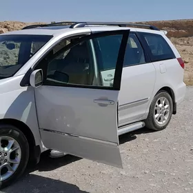 Toyota Sienna 2005