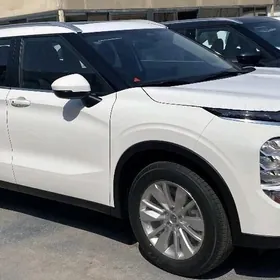 Mitsubishi Outlander 2025