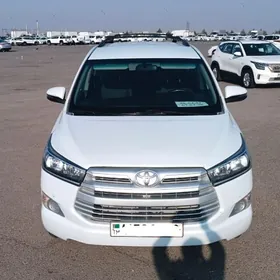 Toyota Innova 2019