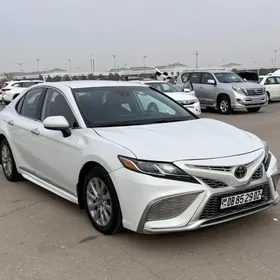 Toyota Camry 2021