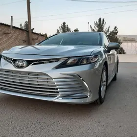 Toyota Camry 2022