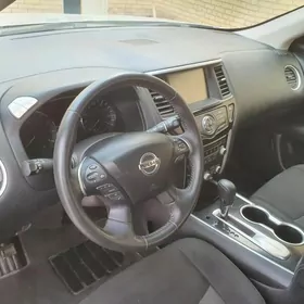 Nissan Pathfinder 2020