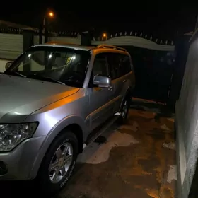 Mitsubishi Pajero 2008