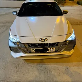 Hyundai Elantra 2022