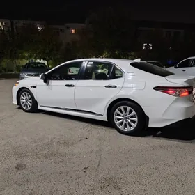 Toyota Camry 2018