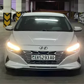 Hyundai Elantra 2022