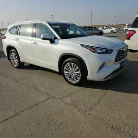 Toyota Highlander 2020