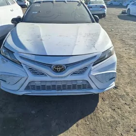 Toyota Camry 2023