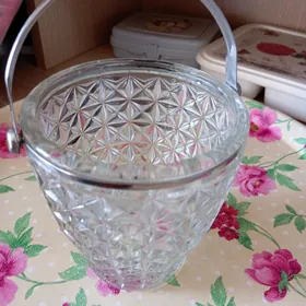 Конфетницу. Suyji salynyan