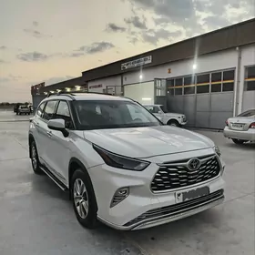 Toyota Highlander 2022