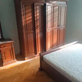 спалны гарнытур