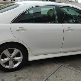 Toyota Camry 2011