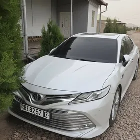 Toyota Camry 2020