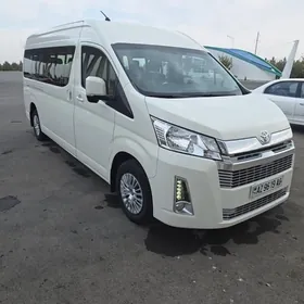Toyota Hiace 2021