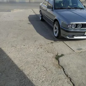 BMW 525 1990