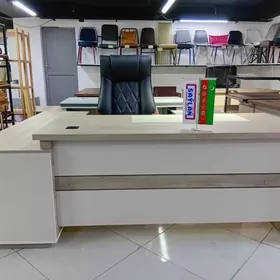 Direktorskiy stol.Ofis stol.