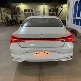 Hyundai Elantra 2022